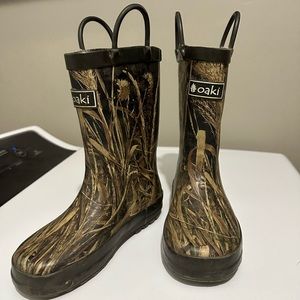 Oaki boots Size 11 little boy